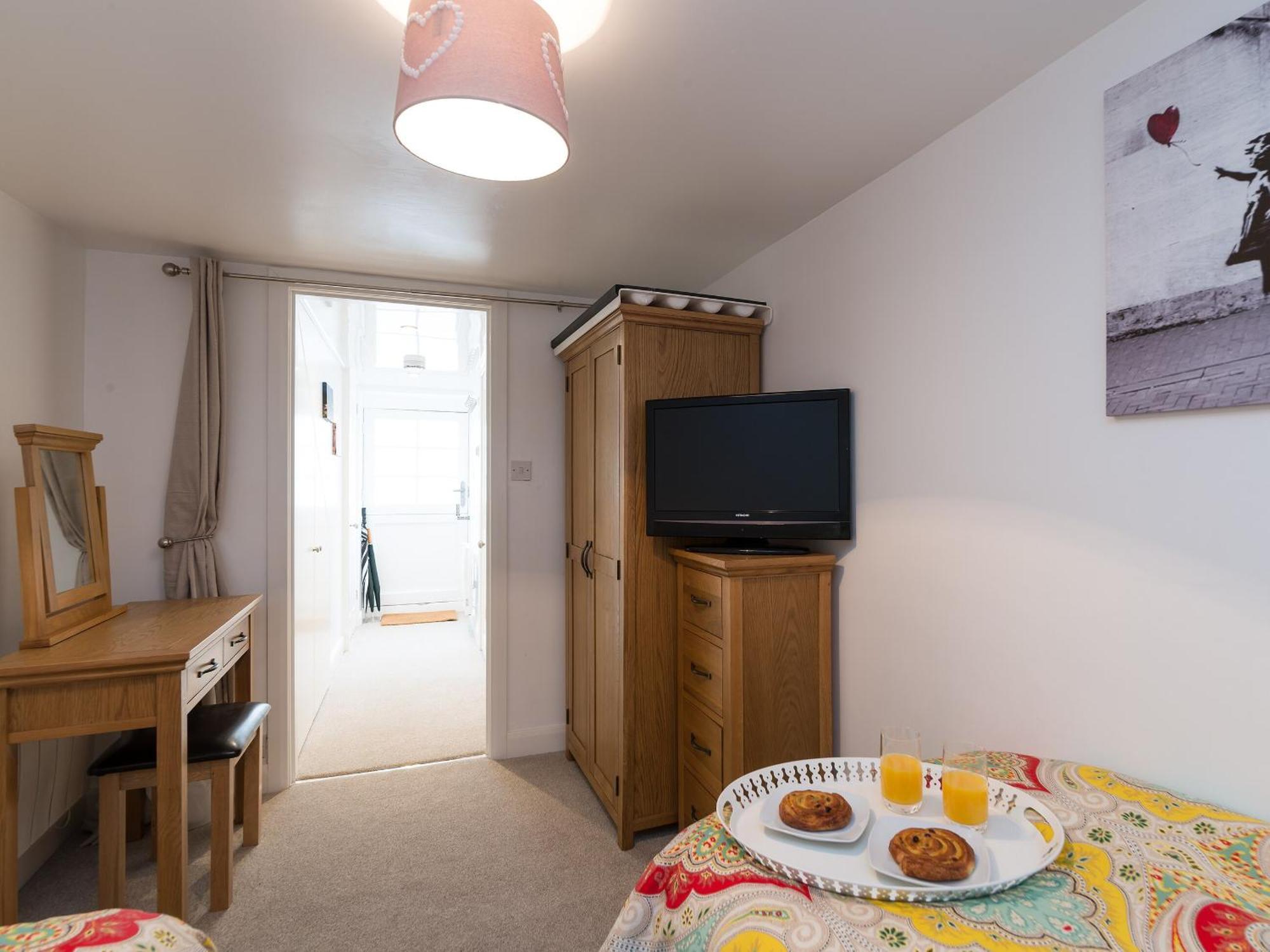 One Beckside Cottage Стейтес Экстерьер фото